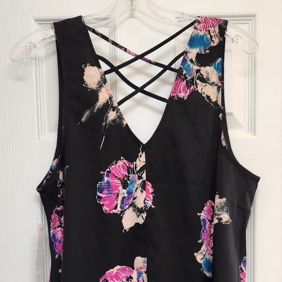 NWT Floral Tank w/ Criss-cross Back - Picture 5 of 11